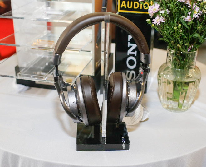 Ảnh thực tế Sony MDR-1ABT