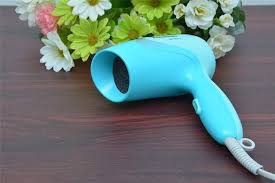 Tác dụng của máy sấy tóc mà bạn không ngờ đến