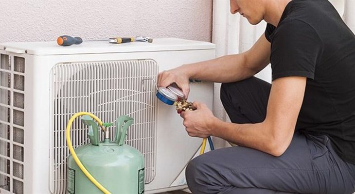 Cách khắc phục lỗi EC điều hòa Midea do xì gas
