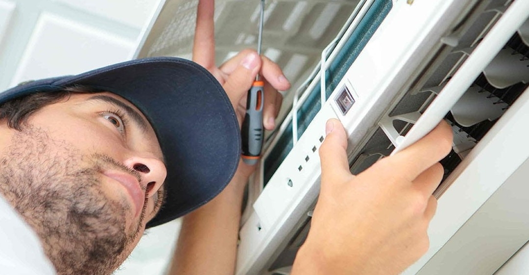 Kiểm tra động cơ quạt khi điều hòa Panasonic báo lỗi H51