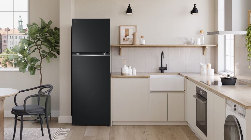 Tủ lạnh LG LTB33BLMA inverter 335 lít – Thiết kế bền đẹp, phù hợp cho gia đình 3-4 người