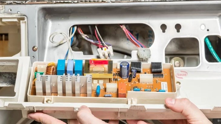 Lỗi F5 điều hòa LG do mạch điều khiển gặp sự cố